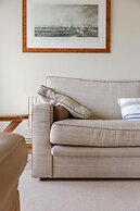 Huswell - Stunning Views Prime Location