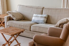 Huswell - Stunning Views Prime Location