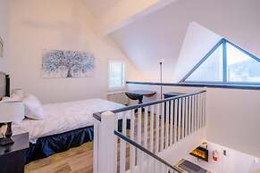 Loft with a View of Blue
