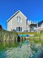 Cotswolds Lakeside Home-Summer Lake