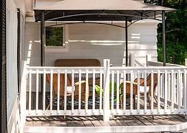 Lakeview Getaway With Hot Tub