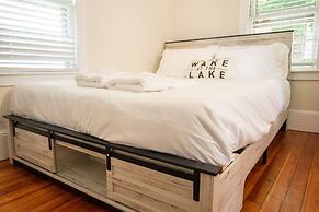 Lakeview Getaway With Hot Tub