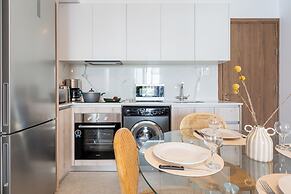 Lunette Artful 1-BR Apartment in Larnaca