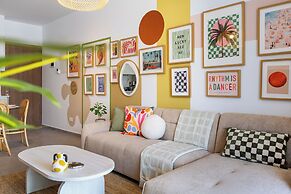 Lunette Artful 1-BR Apartment in Larnaca