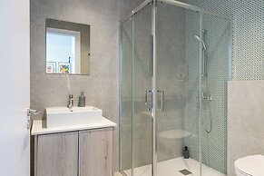 Lunette Artful 1-BR Apartment in Larnaca