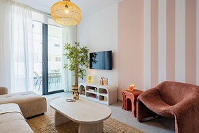 Lunette Artful 1-BR Apartment in Larnaca