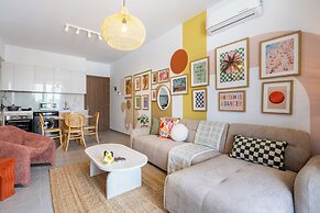 Lunette Artful 1-BR Apartment in Larnaca