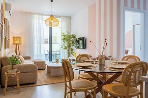 Lunette Artful 1-BR Apartment in Larnaca