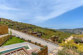 RedRock Faqra - Mountain Getaway Residences W Pool & Balconies