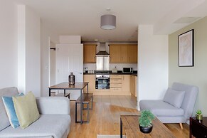 Modern Apartment in Bow