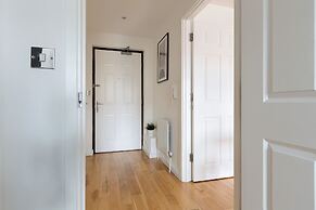 Modern Apartment in Bow