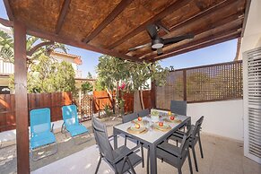 Larnaca Oneiro Seaside Villa