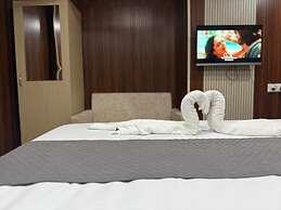 Hotel Alohi Grand
