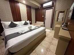 Hotel Alohi Grand