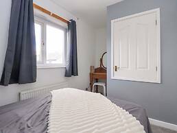 8 Wharfedale Mews