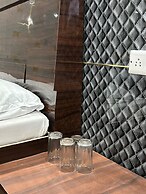Anushri Lodge And Restaurants