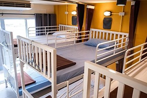 Krabi Freedom Hostel And Bar