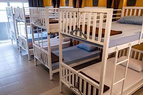 Krabi Freedom Hostel And Bar