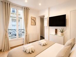1613 Montmartre
