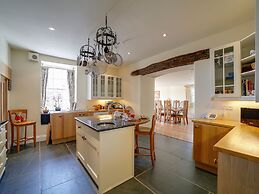 Porthcothan House