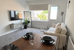 Nottingham 2-bed House, Sleeps 4, Pet Friendly