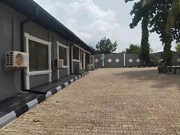 Hillview Hotel