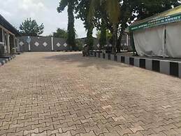 Hillview Hotel