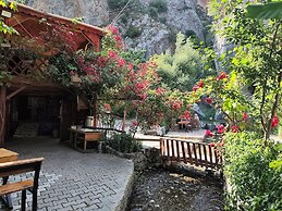 Kapuzbaşı Baştürk Tesisi