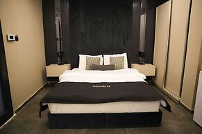 LIMONOTTO SUIT OTEL