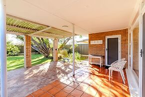 Emu Point Beach Cottages