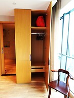 Interact China Fine Condo - Novotown