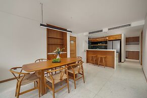Vernal hotel & Apartment office