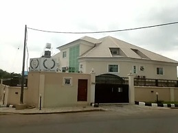 Celia's Hotel and Suites