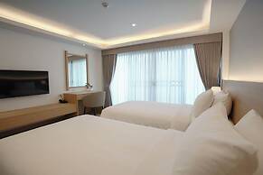 The Kite Hotel Bangsaen by Koko
