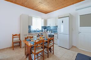 To Pournari Beachside Garden House