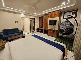 HOTEL MAA LAXMI PALACE
