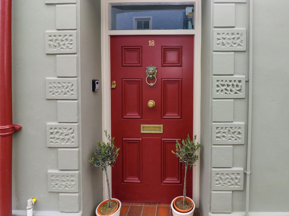 18 Main Street