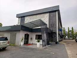 La Monde Hotel and Suites