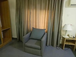 La Monde Hotel and Suites