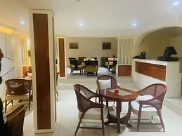 La Monde Hotel and Suites