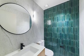 Allure #502 - 2bd By Zenbreak