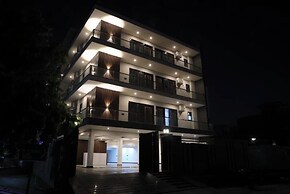 Radiant Blu Hotels Sector 70