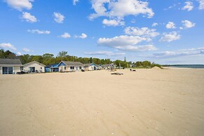 Barefoot Beach Resort