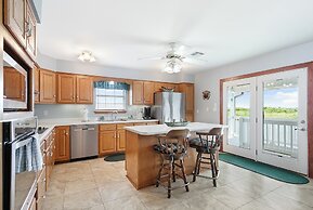 Bayou Manor