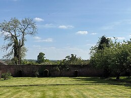 The Garden Hut