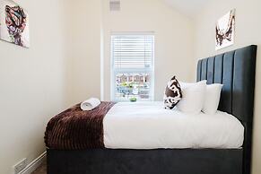 Cosy 4-bed - Sleeps 7, Garden & Pet-friendly