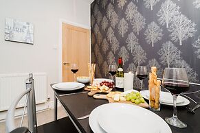 Cosy 4-bed - Sleeps 7, Garden & Pet-friendly