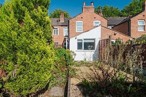 Cosy 4-bed - Sleeps 7, Garden & Pet-friendly