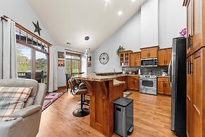 Penthouse Eagle View for 12!