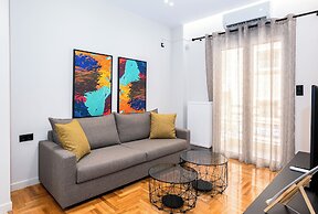 Stylish 2BR flat near hospital & metro